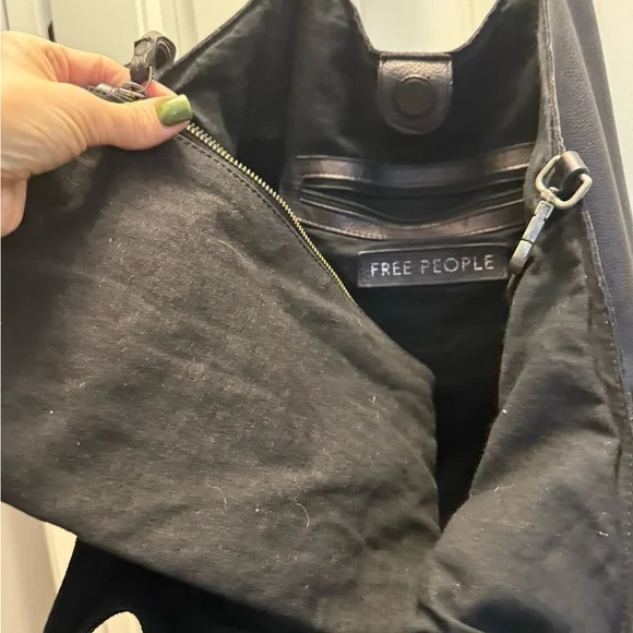 Free People Tivoli Leather Slouchy Bag - Picture 4 of 9